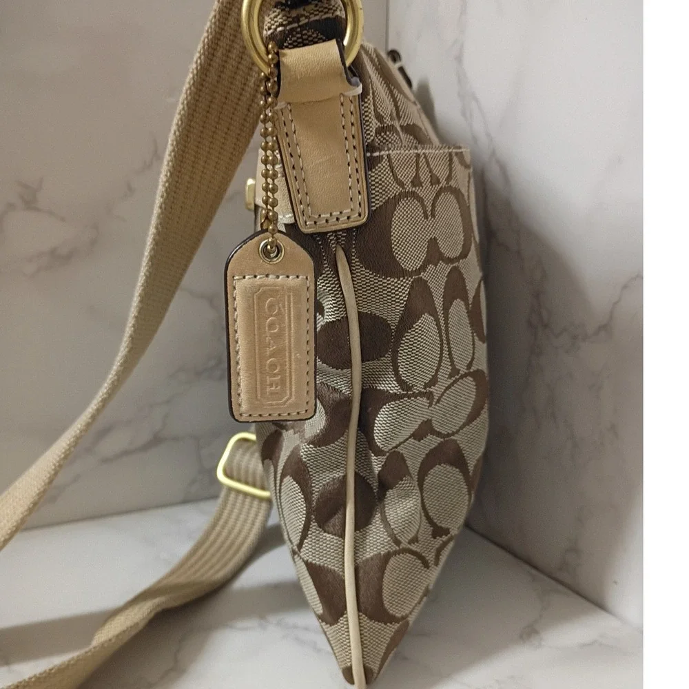 COACH Hampton Vintage Signature Swingpack Crossbody Bag - EUC